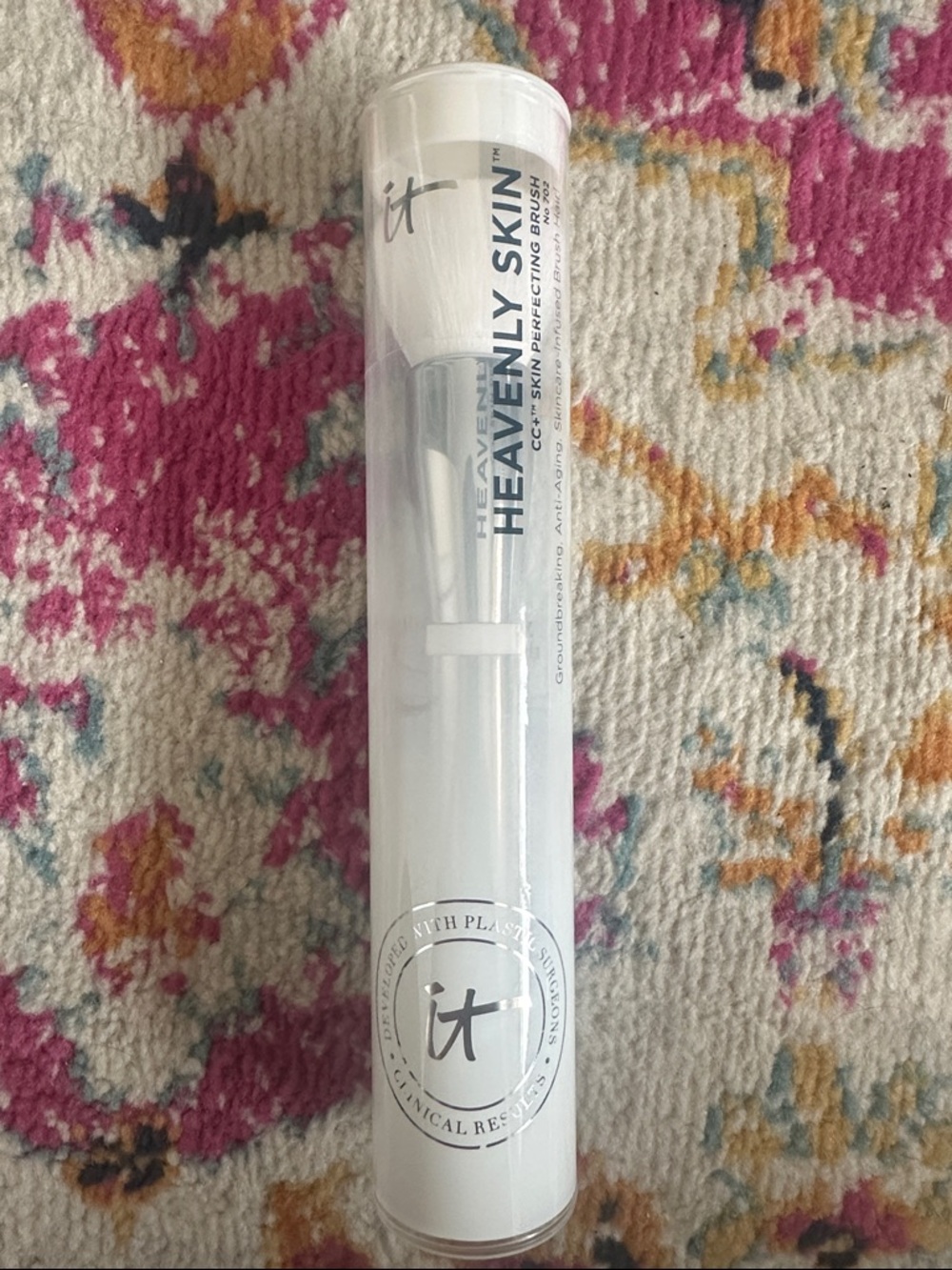IT Cosmetics Heavenly Skin Perfecting Brush CC+ No. 702